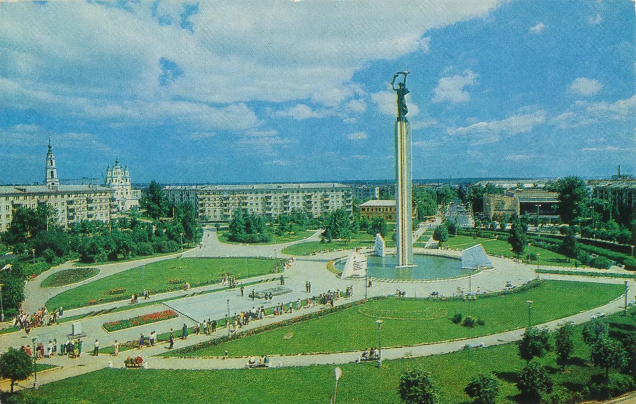 1981–1982, Площадь Победы. Фото для набора открыток «Калуга приглашает».
© Центральное рекламно-информационное бюро «Турист». 